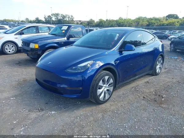 7SAYGDEEXRF044292 2024 TESLA MODEL Y - Image 2