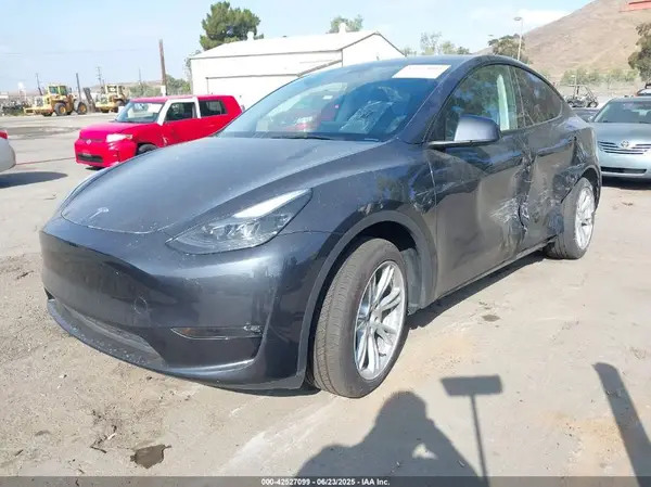 7SAYGDEEXRF061352 2024 TESLA MODEL Y - Image 2
