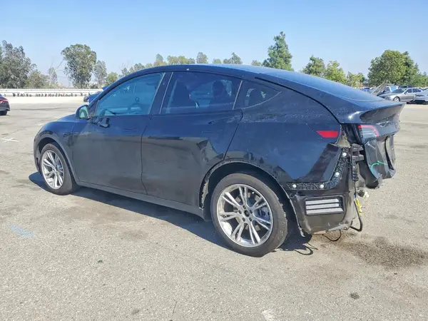 7SAYGDEEXRF062629 2024 TESLA MODEL Y - Image 2