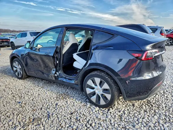 7SAYGDEEXRF063716 2024 TESLA MODEL Y - Image 2