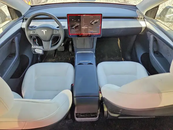 7SAYGDEEXRF063716 2024 TESLA MODEL Y - Image 8