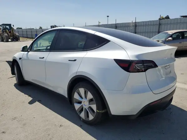 7SAYGDEEXRF065160 2024 TESLA MODEL Y - Image 2