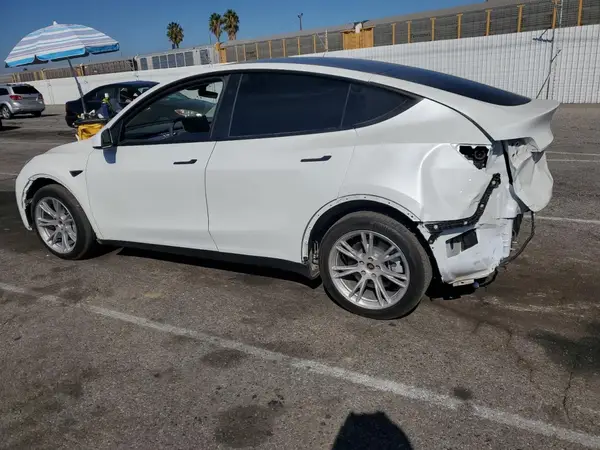 7SAYGDEEXRF065871 2024 TESLA MODEL Y - Image 2