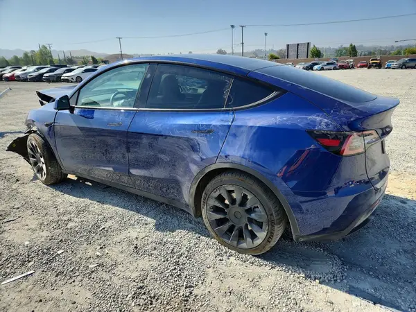 7SAYGDEEXRF070164 2024 TESLA MODEL Y - Image 2