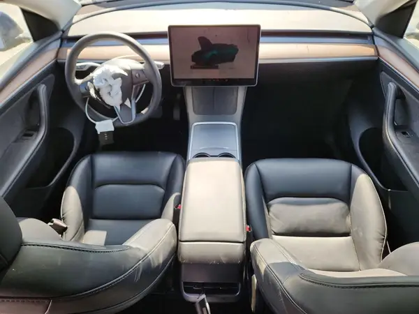 7SAYGDEEXRF070164 2024 TESLA MODEL Y - Image 8