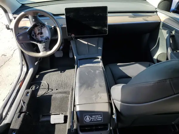 7SAYGDEEXRF070889 2024 TESLA MODEL Y - Image 8