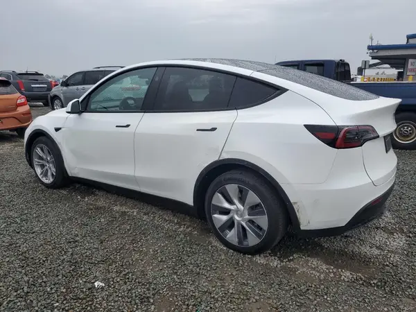 7SAYGDEEXRF071461 2024 TESLA MODEL Y - Image 2