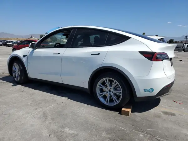 7SAYGDEEXRF075803 2024 TESLA MODEL Y - Image 2