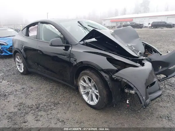 7SAYGDEEXRF079446 2024 TESLA MODEL Y - Image 1
