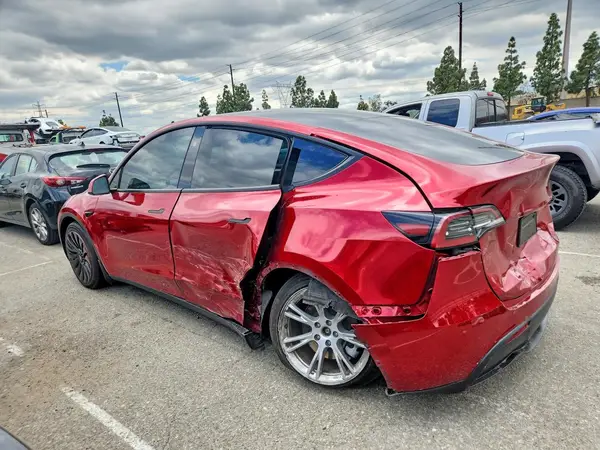 7SAYGDEEXRF079947 2024 TESLA MODEL Y - Image 2