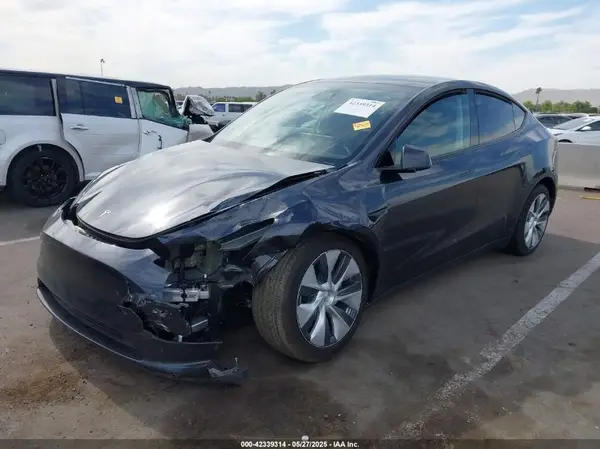 7SAYGDEEXRF080483 2024 TESLA MODEL Y - Image 2