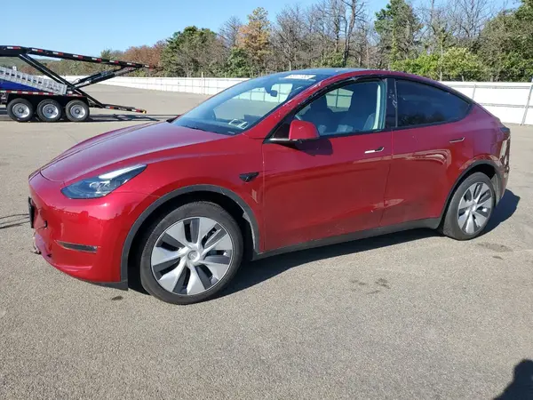 7SAYGDEEXRF085070 2024 TESLA MODEL Y - Image 1