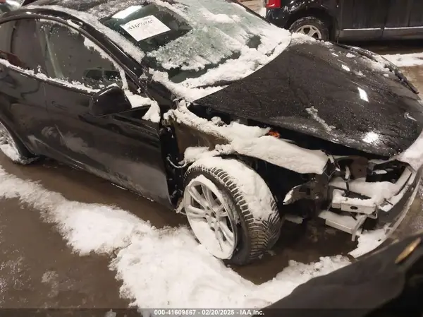 7SAYGDEEXRF085795 2024 TESLA MODEL Y - Image 1
