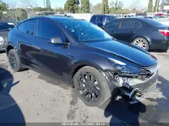 7SAYGDEEXRF090852 2024 TESLA MODEL Y