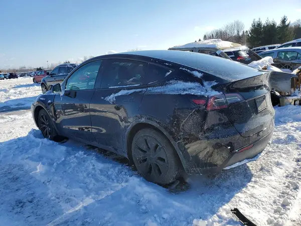 7SAYGDEEXRF111053 2024 TESLA MODEL Y - Image 2