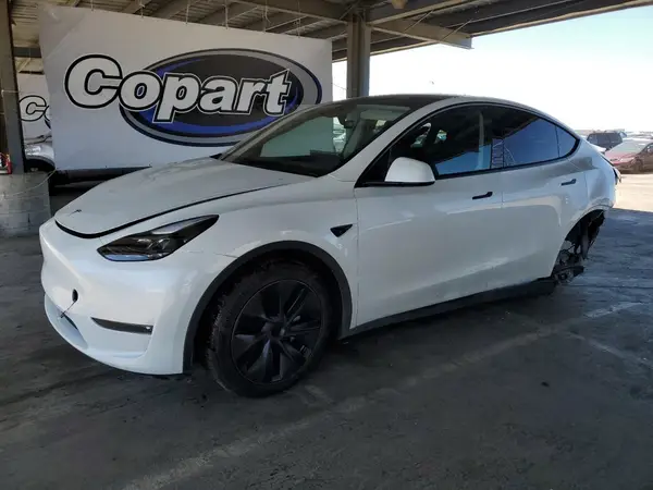 7SAYGDEEXRF122859 2024 TESLA MODEL Y - Image 1
