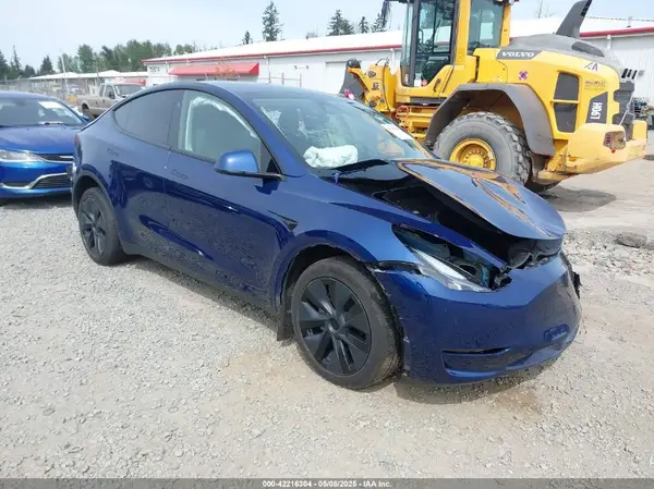 7SAYGDEEXRF128967 2024 TESLA MODEL Y - Image 1