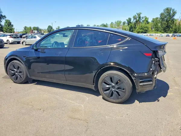 7SAYGDEEXRF129701 2024 TESLA MODEL Y - Image 2