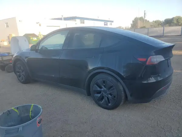 7SAYGDEEXRF152752 2024 TESLA MODEL Y - Image 2