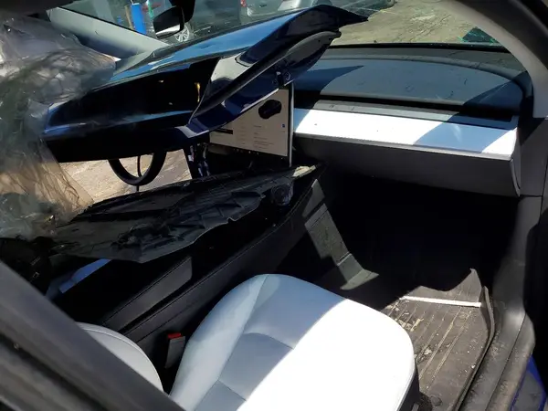 7SAYGDEEXRF153223 2024 TESLA MODEL Y - Image 8