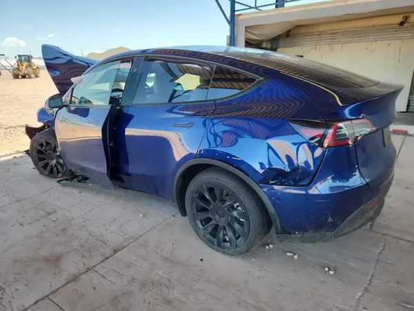 7SAYGDEEXRF154968 2024 TESLA MODEL Y - Image 2