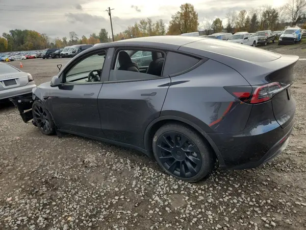 7SAYGDEEXRF157918 2024 TESLA MODEL Y - Image 2