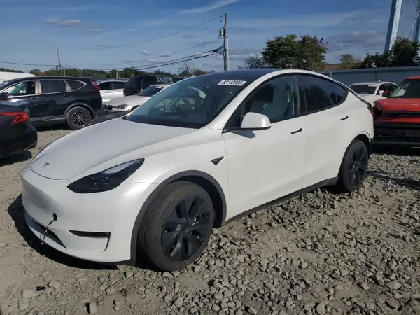 7SAYGDEEXRF159605 2024 TESLA MODEL Y - Image 1
