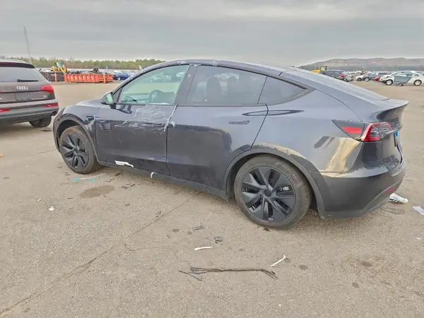 7SAYGDEEXRF177991 2024 TESLA MODEL Y - Image 2