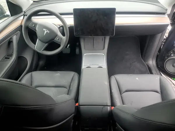 7SAYGDEEXRF179644 2024 TESLA MODEL Y - Image 8