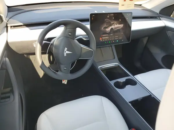 7SAYGDEEXRF193141 2024 TESLA MODEL Y - Image 8
