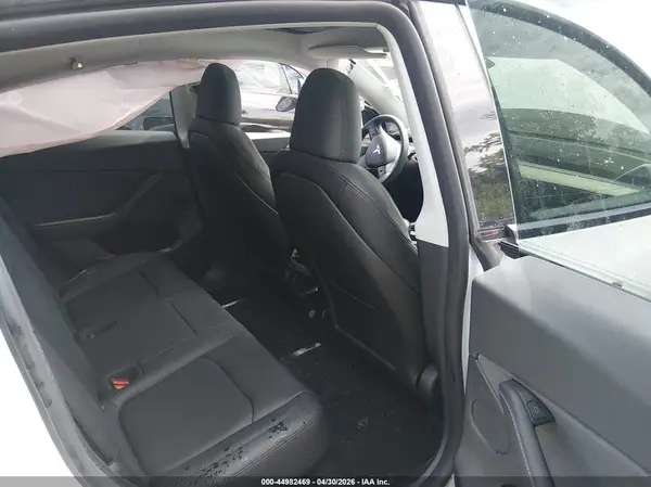 7SAYGDEEXRF200198 2024 TESLA MODEL Y - Image 8