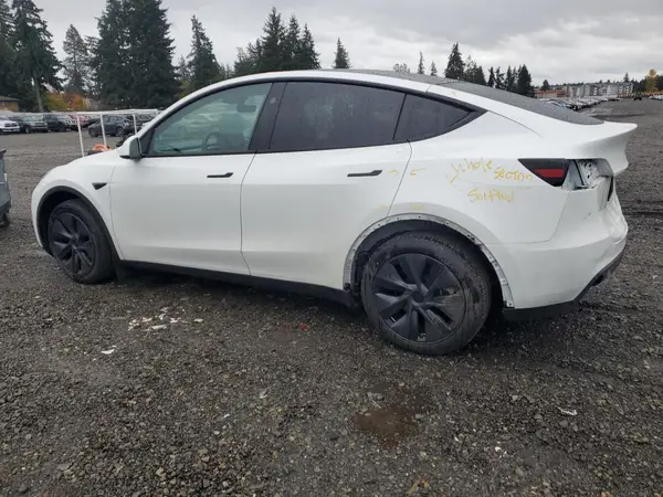 7SAYGDEEXRF204218 2024 TESLA MODEL Y - Image 2
