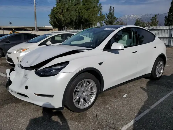 7SAYGDEEXRF981305 2024 TESLA MODEL Y - Image 1