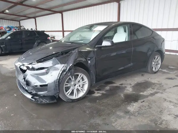 7SAYGDEEXRF985242 2024 TESLA MODEL Y - Image 2