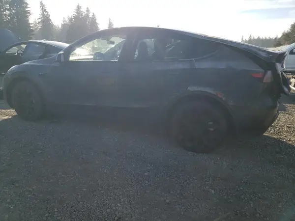 7SAYGDEEXRF988724 2024 TESLA MODEL Y - Image 2