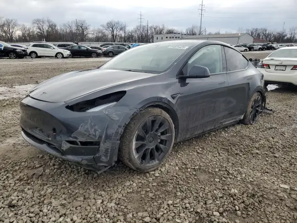 7SAYGDEEXRF988853 2024 TESLA MODEL Y - Image 1
