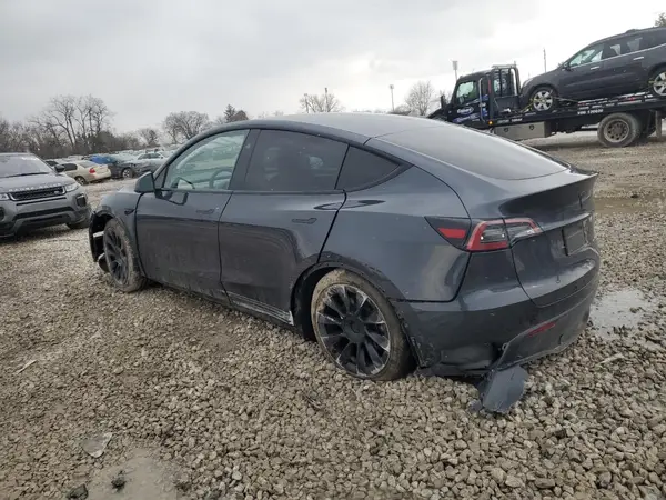 7SAYGDEEXRF988853 2024 TESLA MODEL Y - Image 2