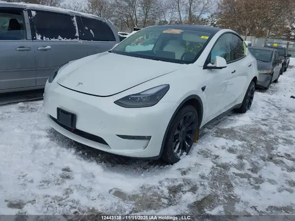 7SAYGDEEXRF991087 2024 TESLA MODEL Y - Image 2