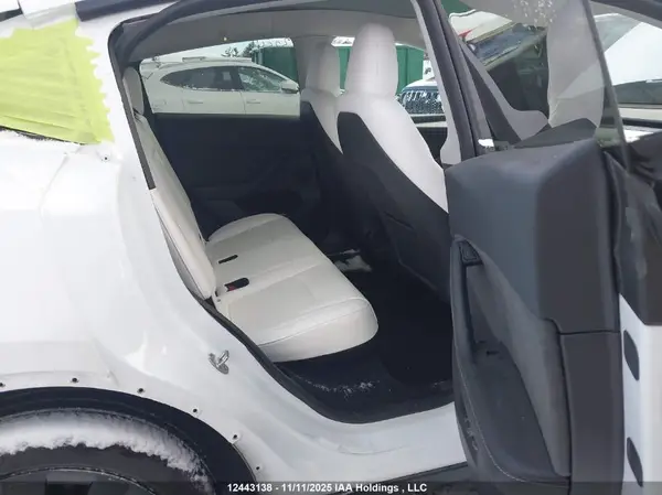 7SAYGDEEXRF991087 2024 TESLA MODEL Y - Image 8