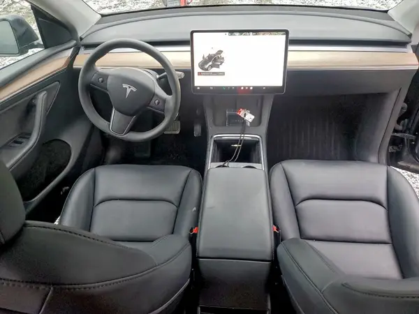 7SAYGDEEXRF991929 2024 TESLA MODEL Y - Image 8