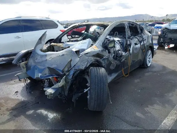 7SAYGDEEXRF993258 2024 TESLA MODEL Y - Image 2