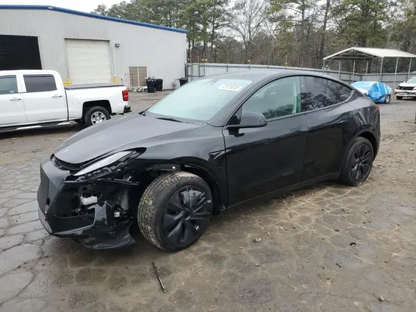 7SAYGDEEXSA338262 2025 TESLA MODEL Y - Image 1