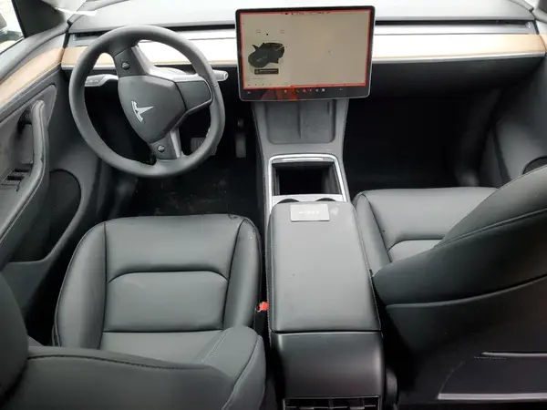 7SAYGDEEXSA338262 2025 TESLA MODEL Y - Image 8