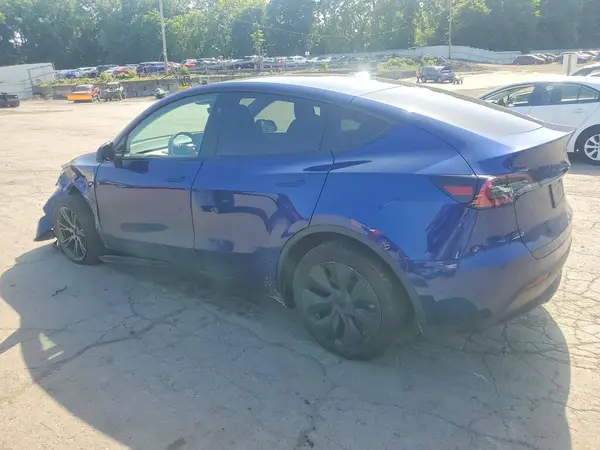 7SAYGDEEXSA339749 2025 TESLA MODEL Y - Image 2