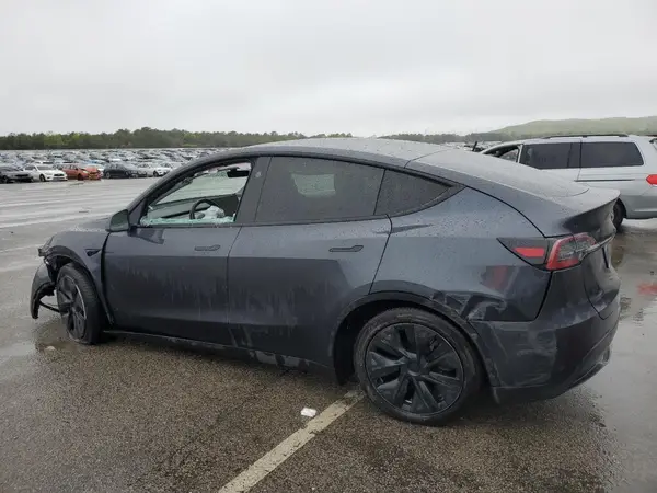 7SAYGDEEXSA343008 2025 TESLA MODEL Y - Image 2