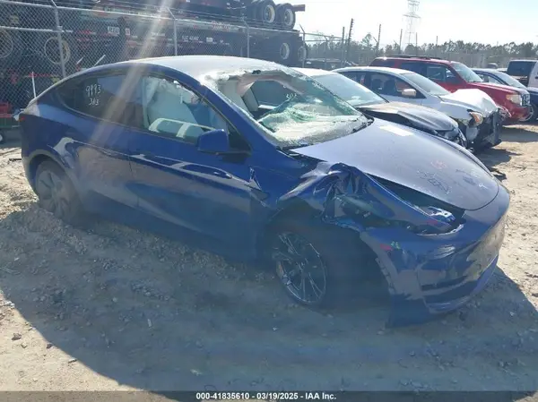 7SAYGDEEXSA346006 2025 TESLA MODEL Y - Image 1