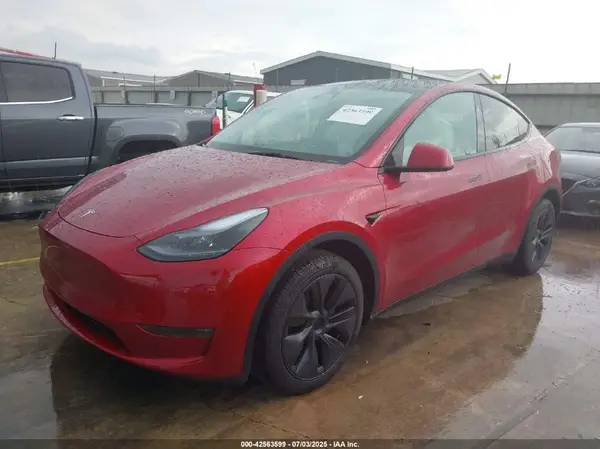 7SAYGDEEXSA347527 2025 TESLA MODEL Y - Image 2