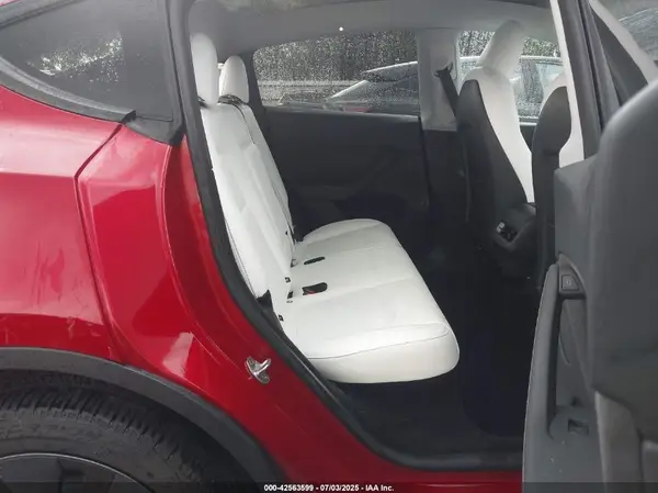 7SAYGDEEXSA347527 2025 TESLA MODEL Y - Image 8