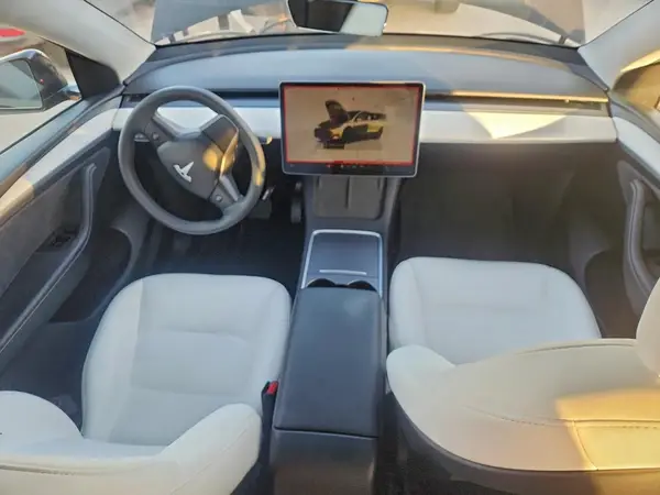 7SAYGDEEXSA355935 2025 TESLA MODEL Y - Image 8