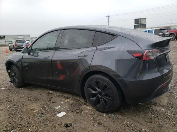 7SAYGDEEXSA357734 2025 TESLA MODEL Y - Image 2